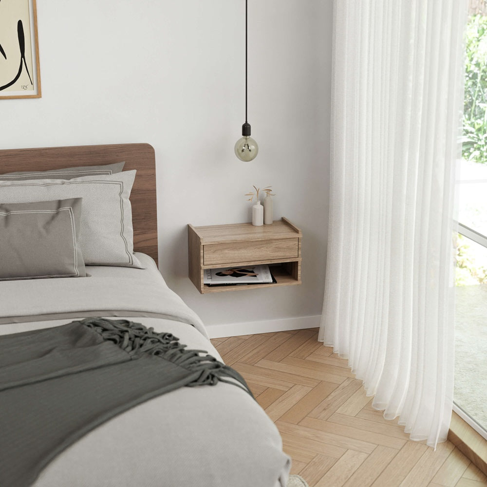 שידת צד תלויה למיטה מעץ אלון מלא – דגם HANG של BRING IT HOME