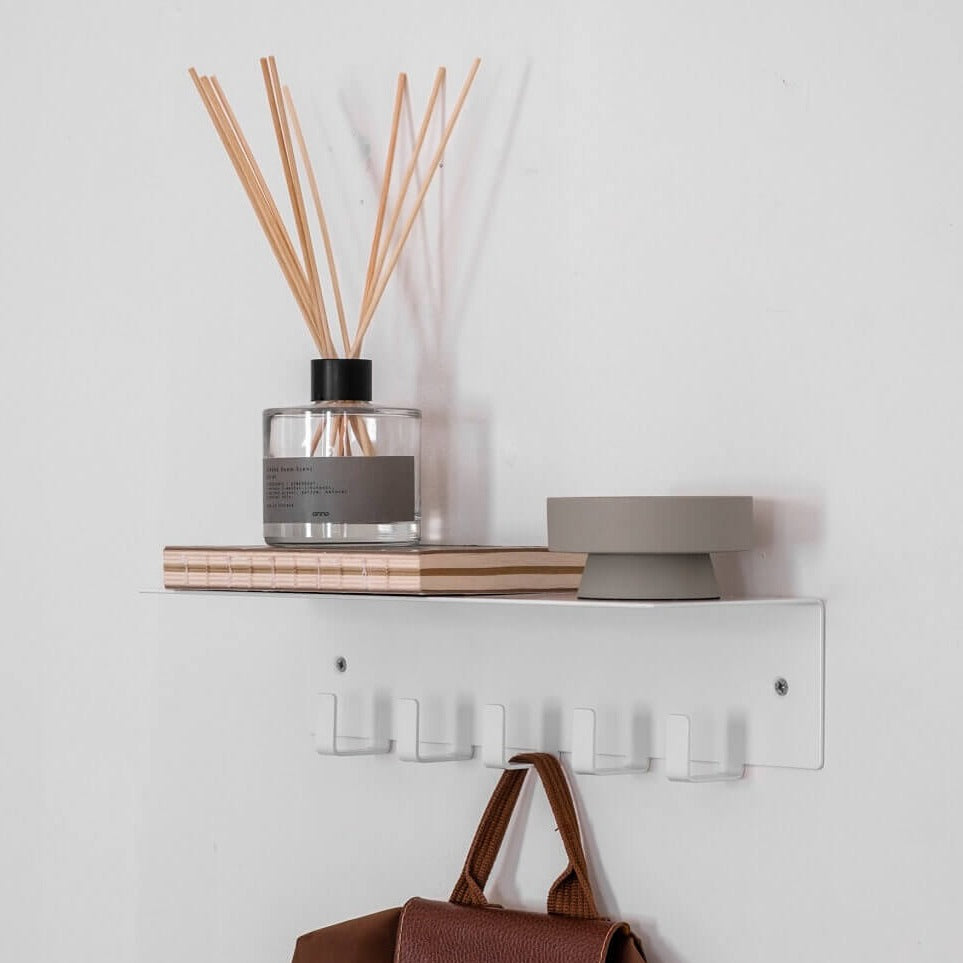 מדף כניסה לבית עם מתלה מפתחות