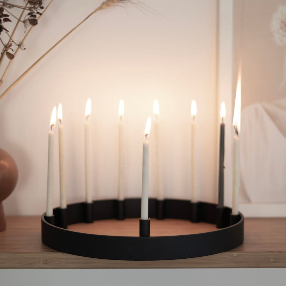 חנוכייה מינימליסטית בעבודת יד חנוכייה מינימליסטית בעבודת יד