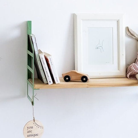 מדף ספרים גריד מדף ספרים גריד