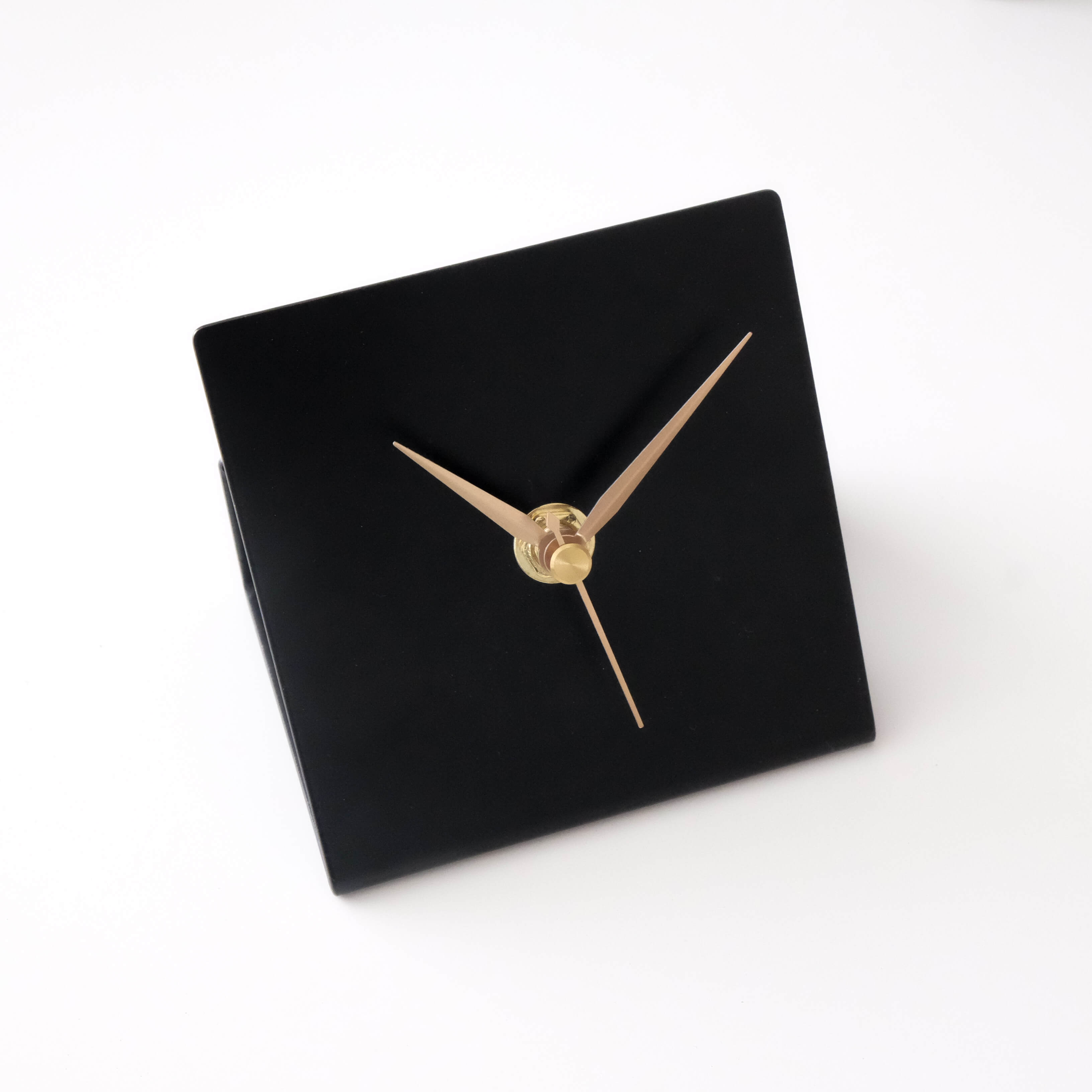 שעון OMED שעון OMED