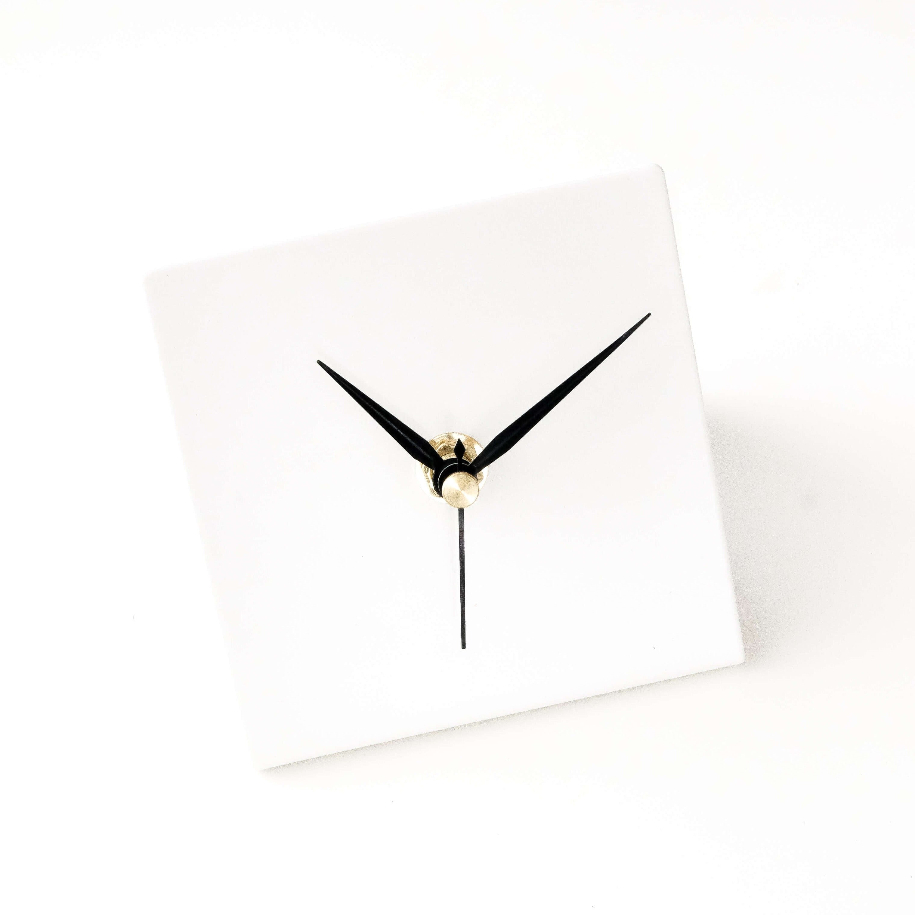 שעון OMED שעון OMED