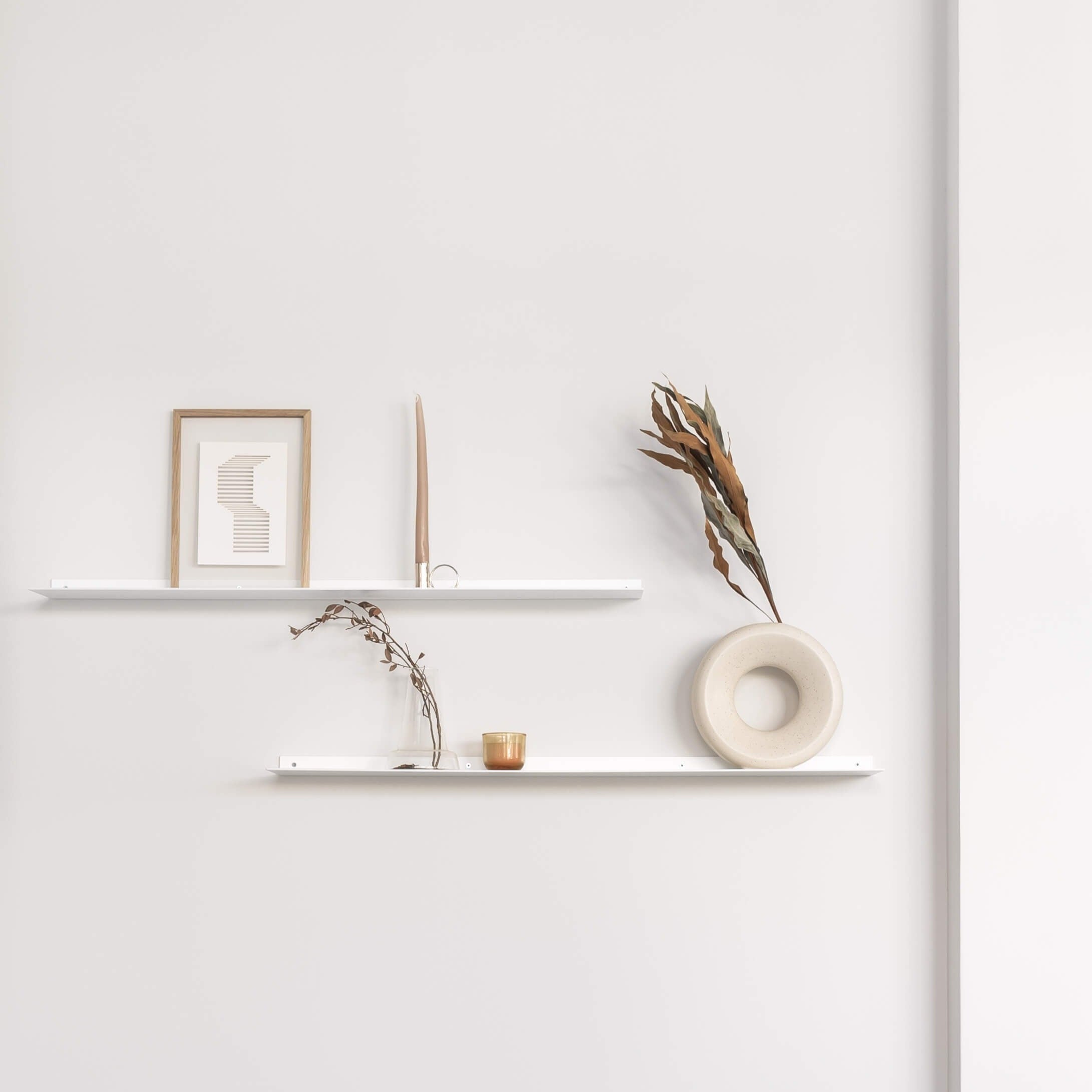 מדף צף אלגנטי עשוי אלומיניום KAV מדף צף אלגנטי עשוי אלומיניום KAV