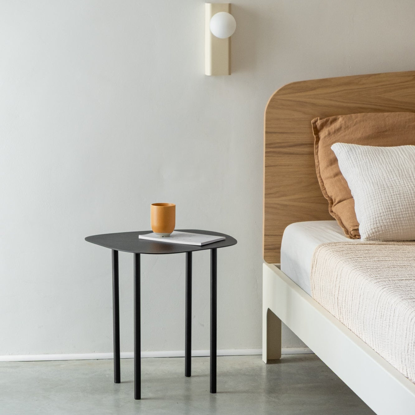 שולחן צד SHAPES