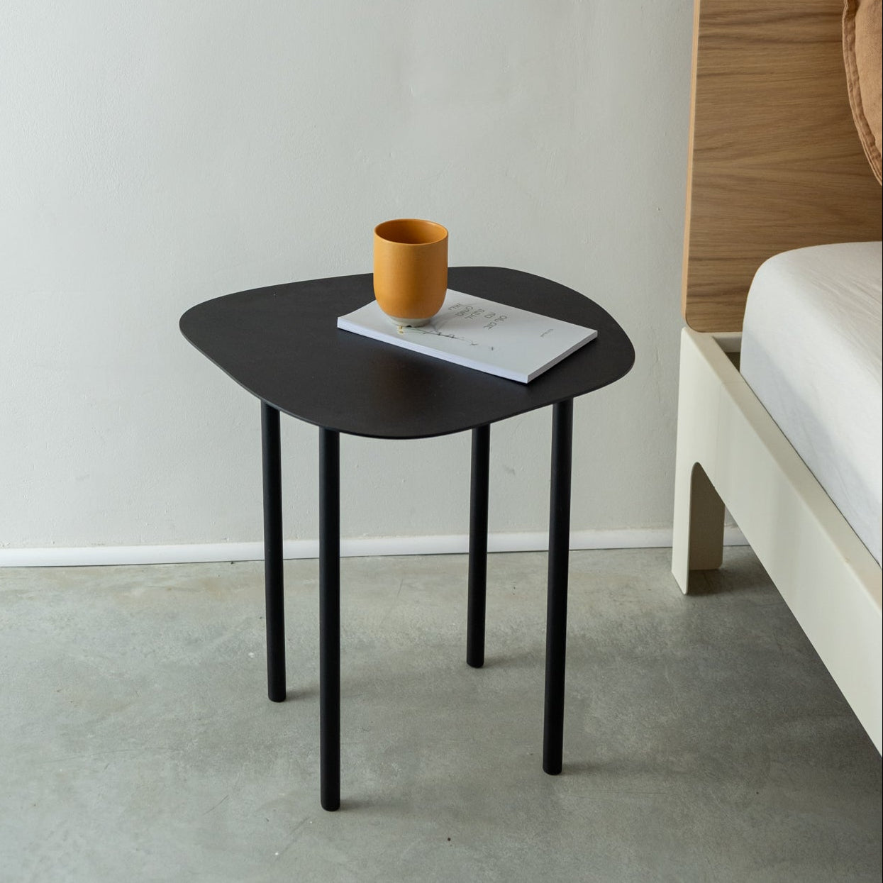 שולחן צד SHAPES