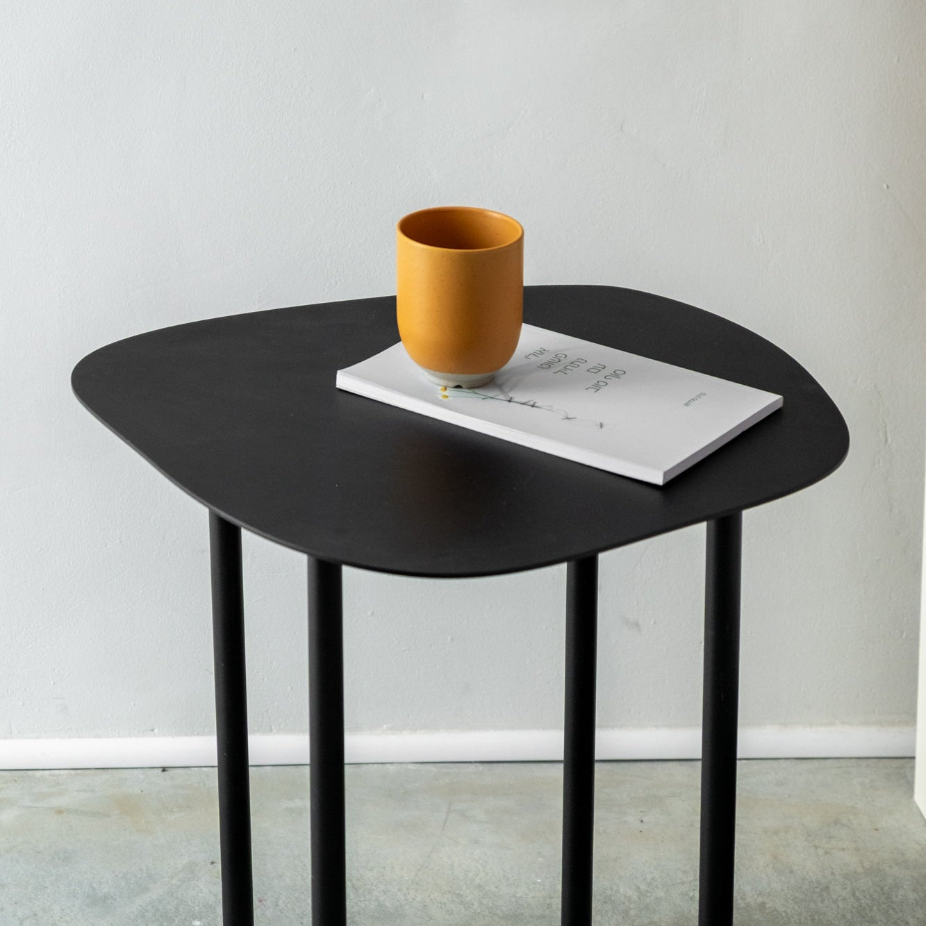 שולחן צד SHAPES