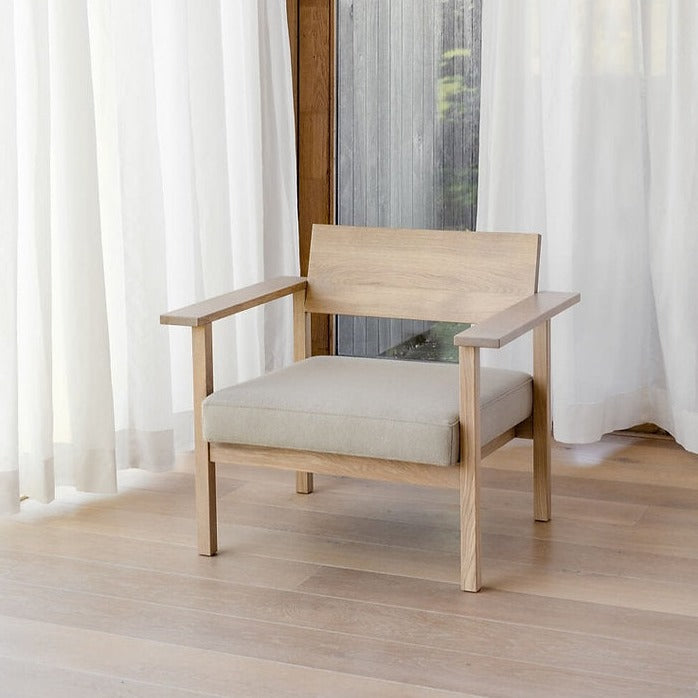 BASE | כורסא מעץ אלון